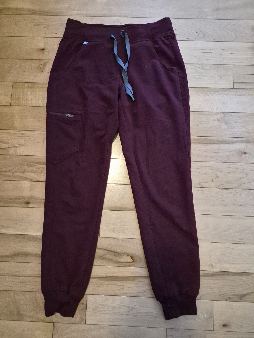 Figs women's size XS burgundy scrub pants